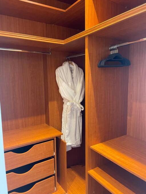Stunning Grand 2 Bed, 2 Bath Apartment, ロンドン エクステリア 写真