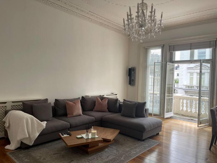 Stunning Grand 2 Bed, 2 Bath Apartment, ロンドン エクステリア 写真